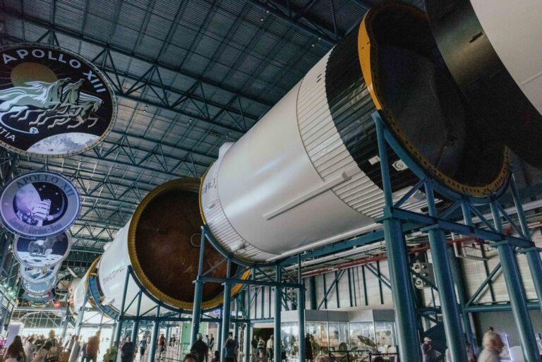 Πίσω από το φακό στο NASA Johnson Space Center: Οι φωτογράφοι που καταγράφουν την ιστορία της διαστημικής εξερεύνησης