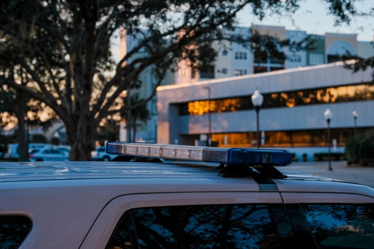 Η τηλεόραση και το Διαδίκτυο: Η άνοδος των βίντεο με καταστροφές και η επίδρασή τους