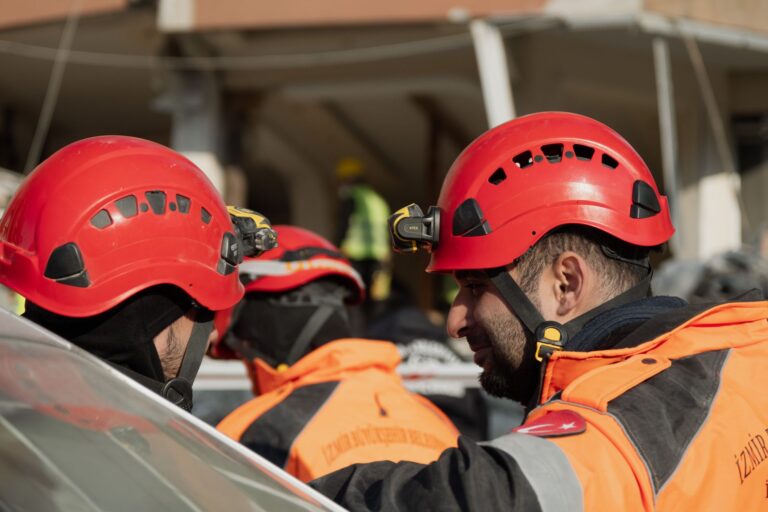 Νεπάλ – Θιβέτ: Τουλάχιστον 270 νεκροί και 1.300 αγνοούμενοι μετά από καταστροφικές πλημμύρες και κατολισθήσεις