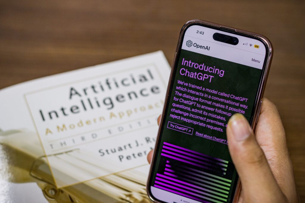 OpenAI λανσάρει το ChatGPT για εφήβους με αυστηρότερα μέτρα ασφαλείας και υποστήριξη μάθησης