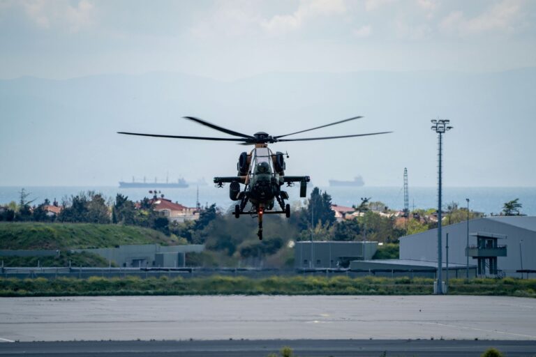 Σίφνος: Το απόγευμα οι ειδικοί στο σημείο της πτώσης του ελικοπτέρου – Εξετάζονται μηχανική βλάβη και πρόβλημα υγείας πιλότου