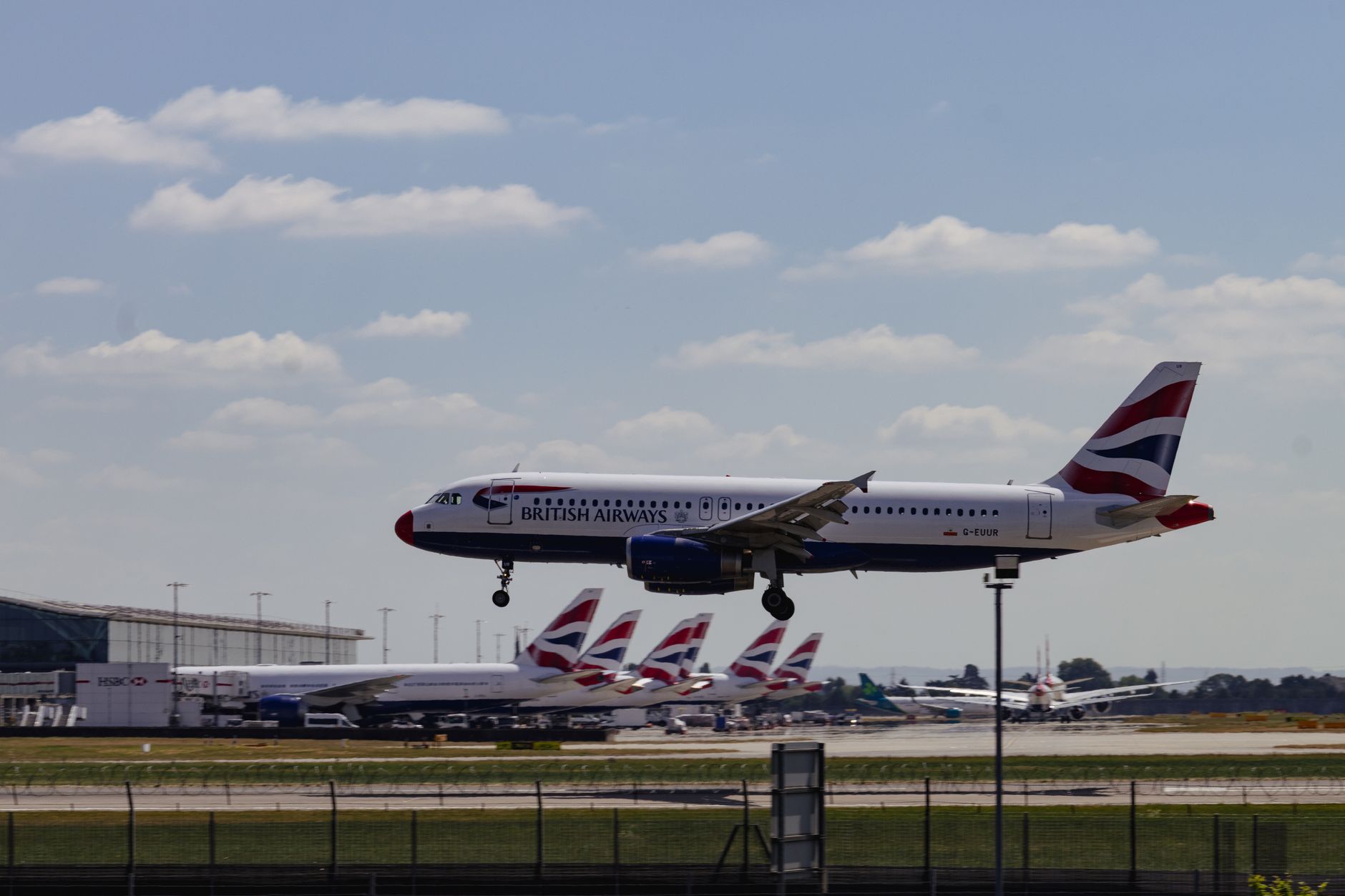 Το Heathrow χάνει την κορυφή: Η Κωνσταντινούπολη το πιο πολυσύχναστο ευρωπαϊκό αεροδρόμιο τον Ιούλιο