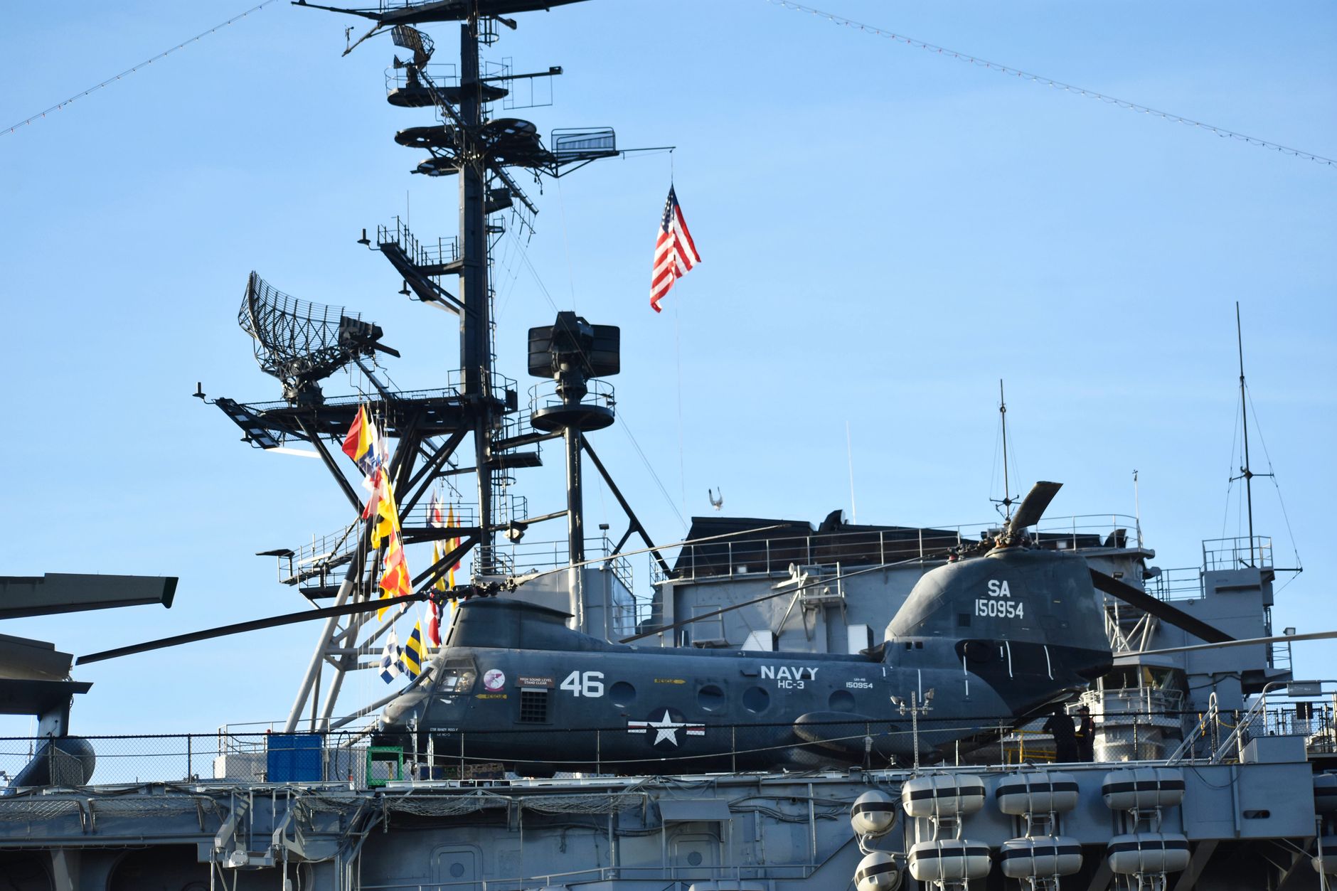 Αντικατάσταση του USS Abraham Lincoln στη Μέση Ανατολή: Επίσημη διάψευση ή ανησυχίες για ψυχολογική κόπωση πληρώματος;