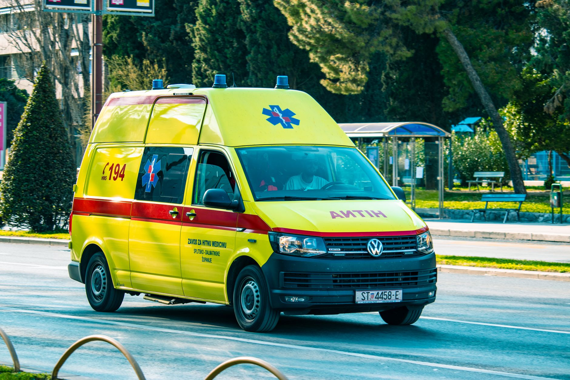 Σοβαρό τροχαίο στη Βούλα: 39χρονος μοτοσικλετιστής σε κρίσιμη κατάσταση μετά από σύγκρουση με ταξί – Βίντεο ντοκουμέντο