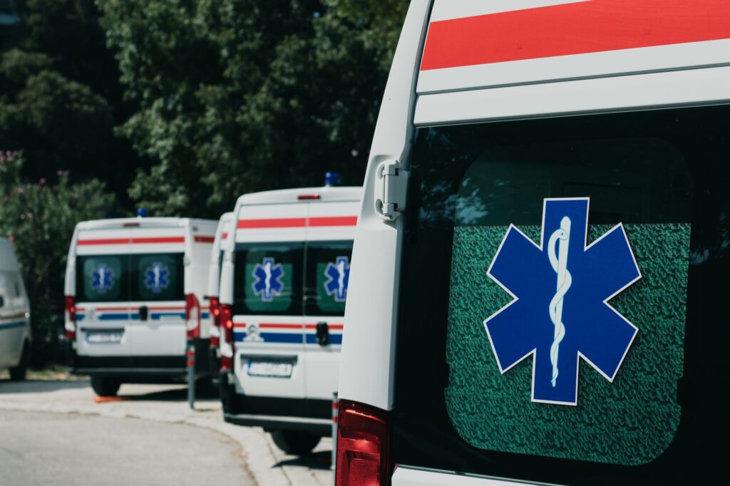 82χρονη οδηγούσε ανάποδα στην Εθνική Οδό Αθηνών – Κορίνθου με ληγμένο δίπλωμα — επικίνδυνη κατάσταση στο ύψος της Μαγούλας