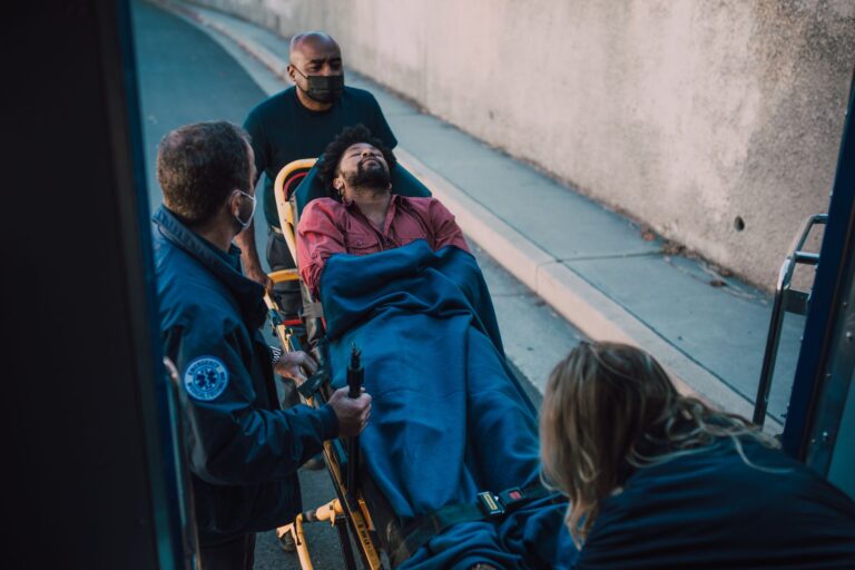 Έξαρση γαστρεντερίτιδας στη Ρόδο: Έως 50 περιστατικά καθημερινά στα επείγοντα, ανησυχία στις υγειονομικές αρχές
