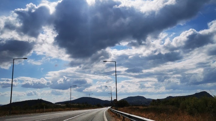 Άνοδος θερμοκρασίας και τοπικές βροχές στα ορεινά το Σάββατο (19/09)