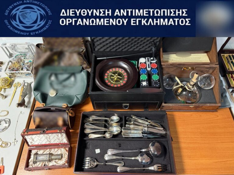 Συμμορία «άνοιγε» σπίτια στην Αττική: 23 εξιχνιασμένες διαρρήξεις, λεία άνω των 179.000 ευρώ