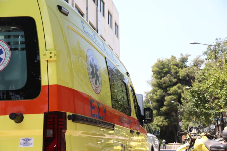 Κορωπί: Άνδρας ανασύρθηκε αναίσθητος από όχημα μετά από τροχαίο