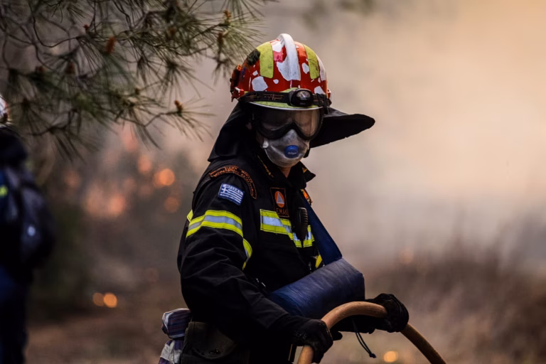 Πολύ υψηλός κίνδυνος πυρκαγιάς τη Δευτέρα 7/9 με κινητοποίηση Red Code σε όλη τη χώρα