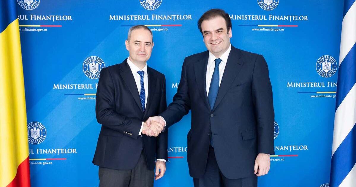 Κουμπάρος στον γάμο του Ρουμάνου υπουργού Οικονομικών ο Πιερρακάκης