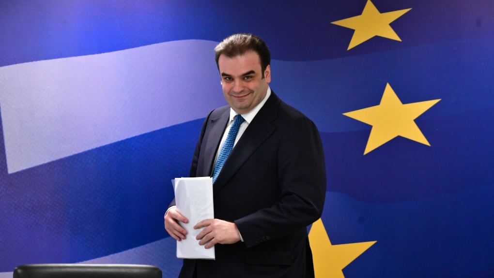 Πιερρακάκης: Βίντεο με ερωτήσεις-απαντήσεις για τον «Κουμπαρά»