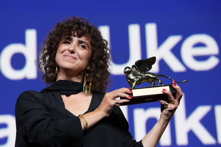 Χρυσός Λέοντας στη «Woman Unknown» στη Βενετία