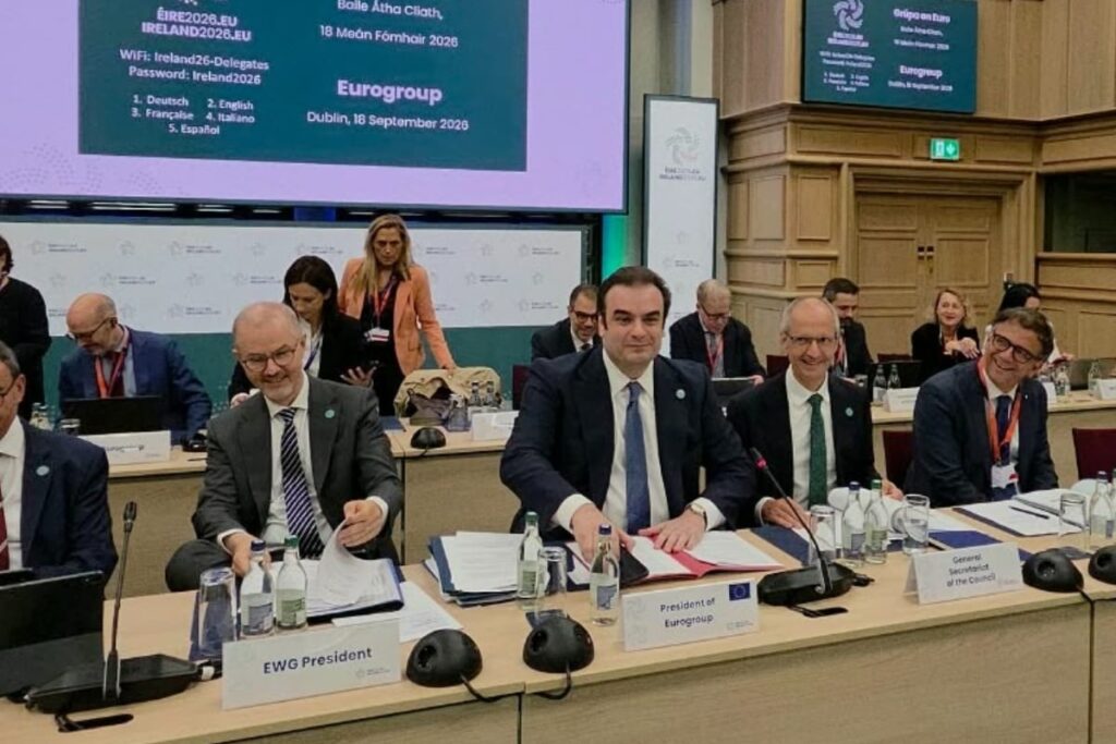 Πιερρακάκης από το Δουβλίνο: Επαγρύπνηση στους κινδύνους, ταχύτητα στις μεταρρυθμίσεις