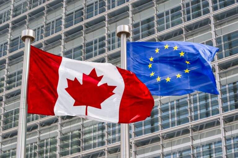 ΕΕ: Η προσέγγιση με τον Καναδά δεν στρέφεται κατά των ΗΠΑ