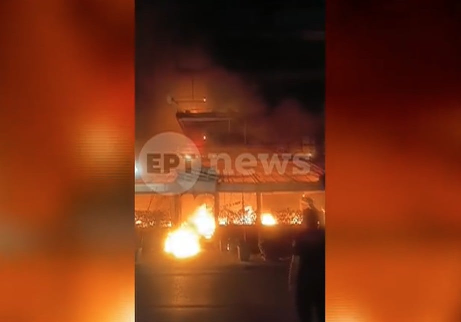 Νέα Ιωνία: Φωτιά σε πολυκατοικία τα ξημερώματα, απεγκλωβισμοί από την ταράτσα