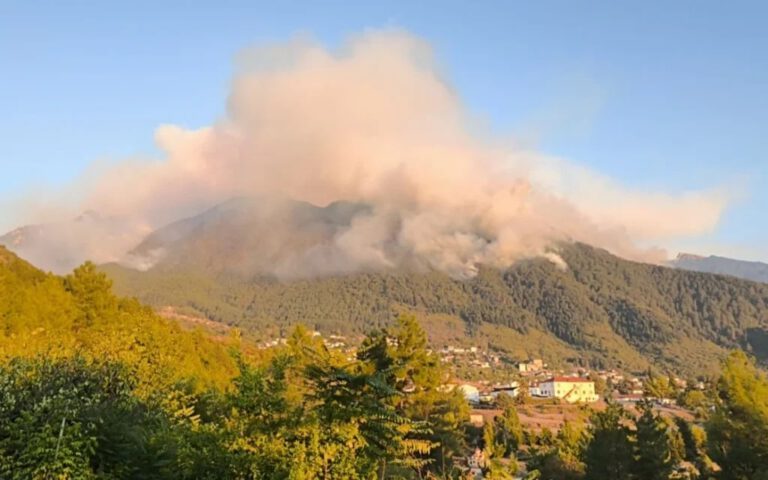 Όγδοη ημέρα μάχης με τη φωτιά στην Κόνιτσα, κινητοποίηση πυροσβεστών