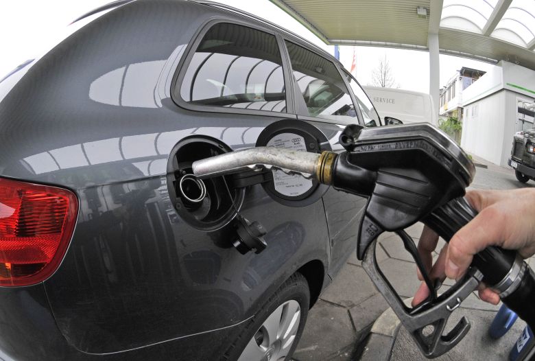 Γερμανία: Πακέτο 2,5 δισ. ευρώ με μείωση φόρου καυσίμων και πλαφόν