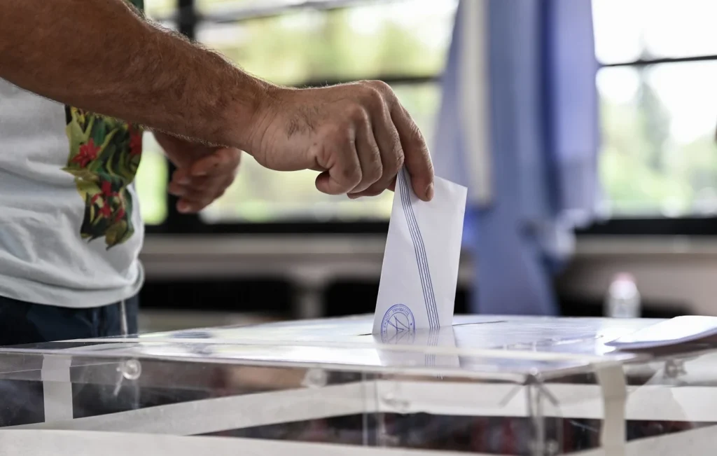 Δημοσκόπηση GPO: ΝΔ στο 30,3% – Στις 2,7 μονάδες η μάχη ΕΛ.ΑΣ.–ΠΑΣΟΚ