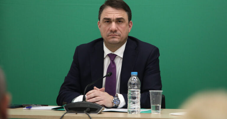 Τσουκαλάς κατά Μητσοτάκη: Βλέπει τις αναβαθμίσεις, ξεχνά τις υποβαθμίσεις από τη Eurostat