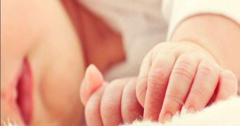 Χανιά: Ελεύθερη με όρους η 18χρονη μητέρα που κακοποίησε το βρέφος της