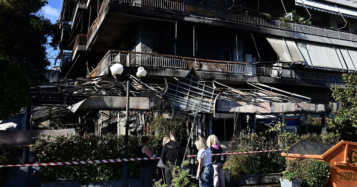 Εμπρησμός καφετέριας στη Νέα Ιωνία: Δύο δράστες με δίκυκλο σε βίντεο