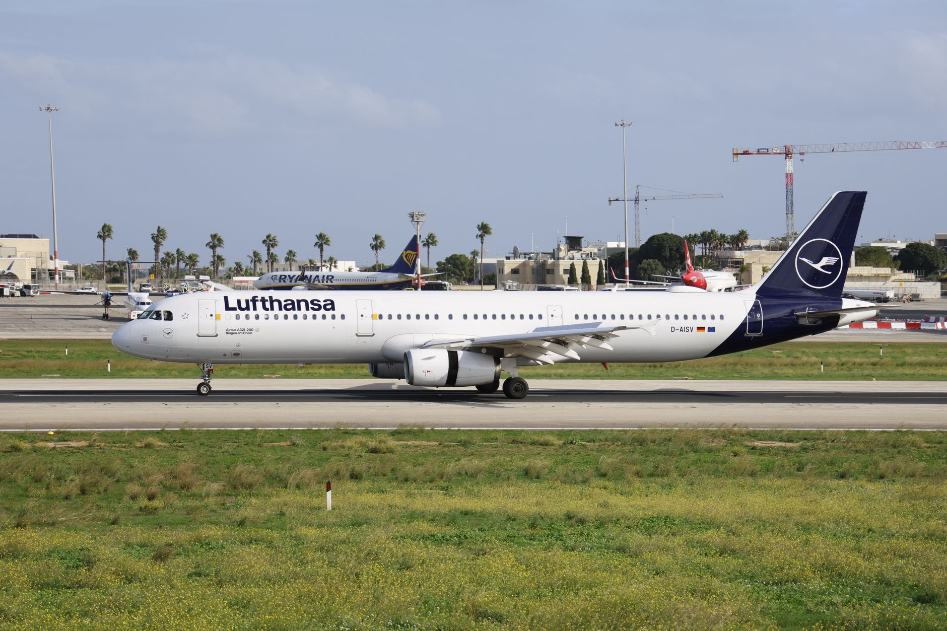 Έκτακτη προσγείωση πτήσης της Lufthansa στη Λιόν μετά από φωτιά σε powerbank