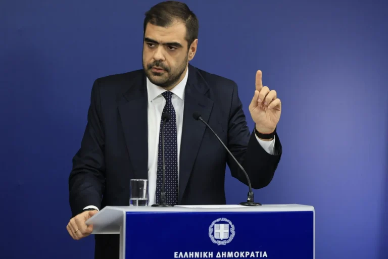 Μαρινάκης κατά Ανδρουλάκη: «Βροχή δισεκατομμυρίων, ανέξοδες υποσχέσεις»