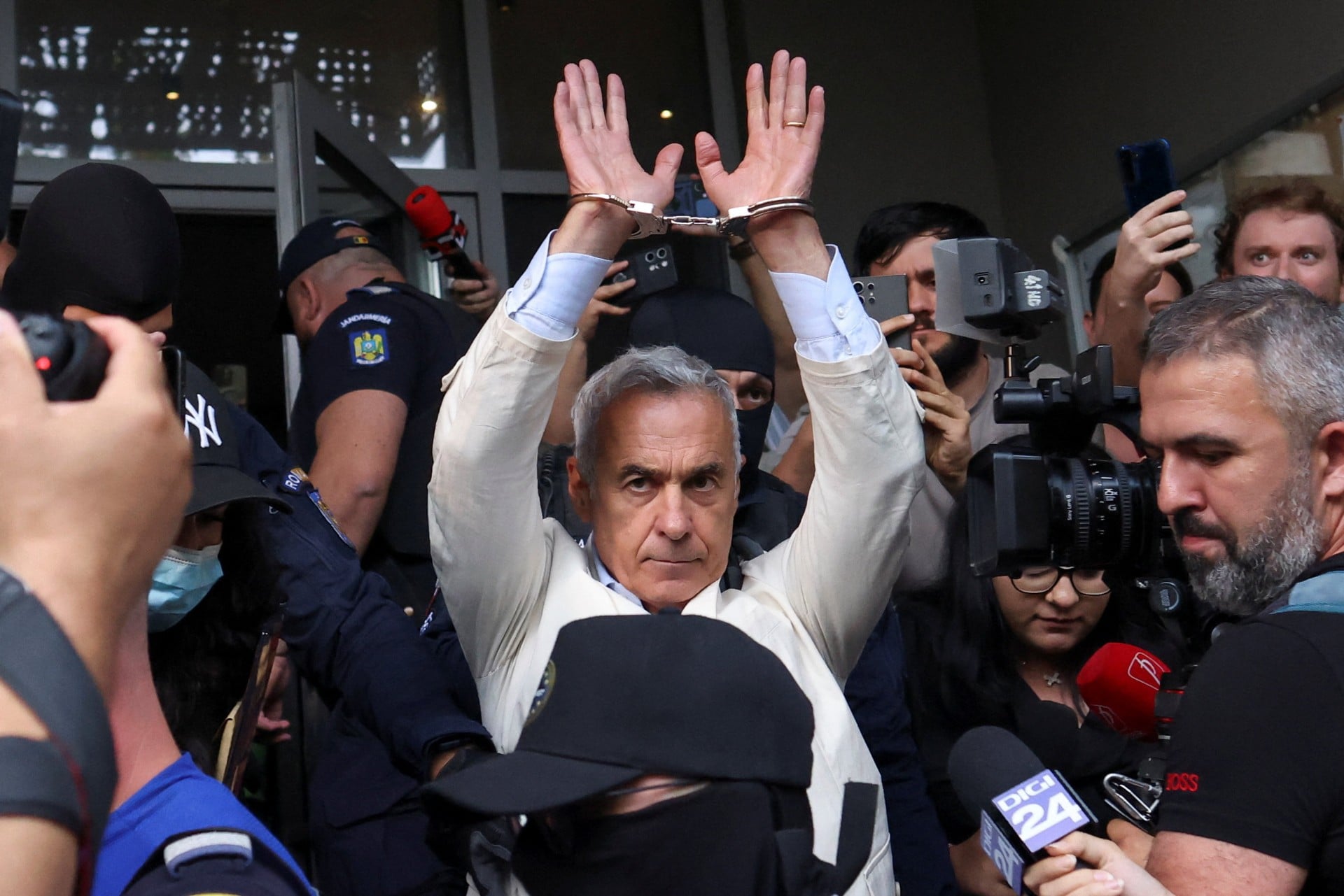 Ρουμανία: Προσωρινά κρατούμενος ο πρώην υποψήφιος πρόεδρος Γκεοργκέσκου για απάτη
