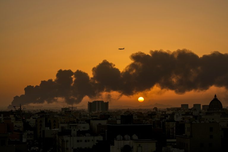 Συναγερμοί κινδύνου για Ριάντ και Αλ-Καρτζ — Οδηγίες ασφαλείας στους κατοίκους