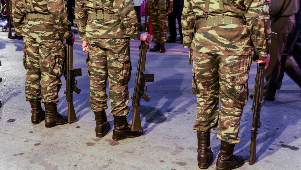 «Οπλίτης-Πολίτης» και «Ενεργός Εθελοντική Εφεδρεία»: τι παρουσίασε ο Αρχηγός ΓΕΕΘΑ στην Πράγα