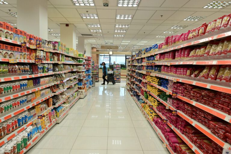 39 ευρώ τον μήνα εξοικονόμηση στα νοικοκυριά από τα σούπερ μάρκετ – Τι αποκαλύπτει η Ανεξάρτητη Αρχή Προστασίας Καταναλωτή