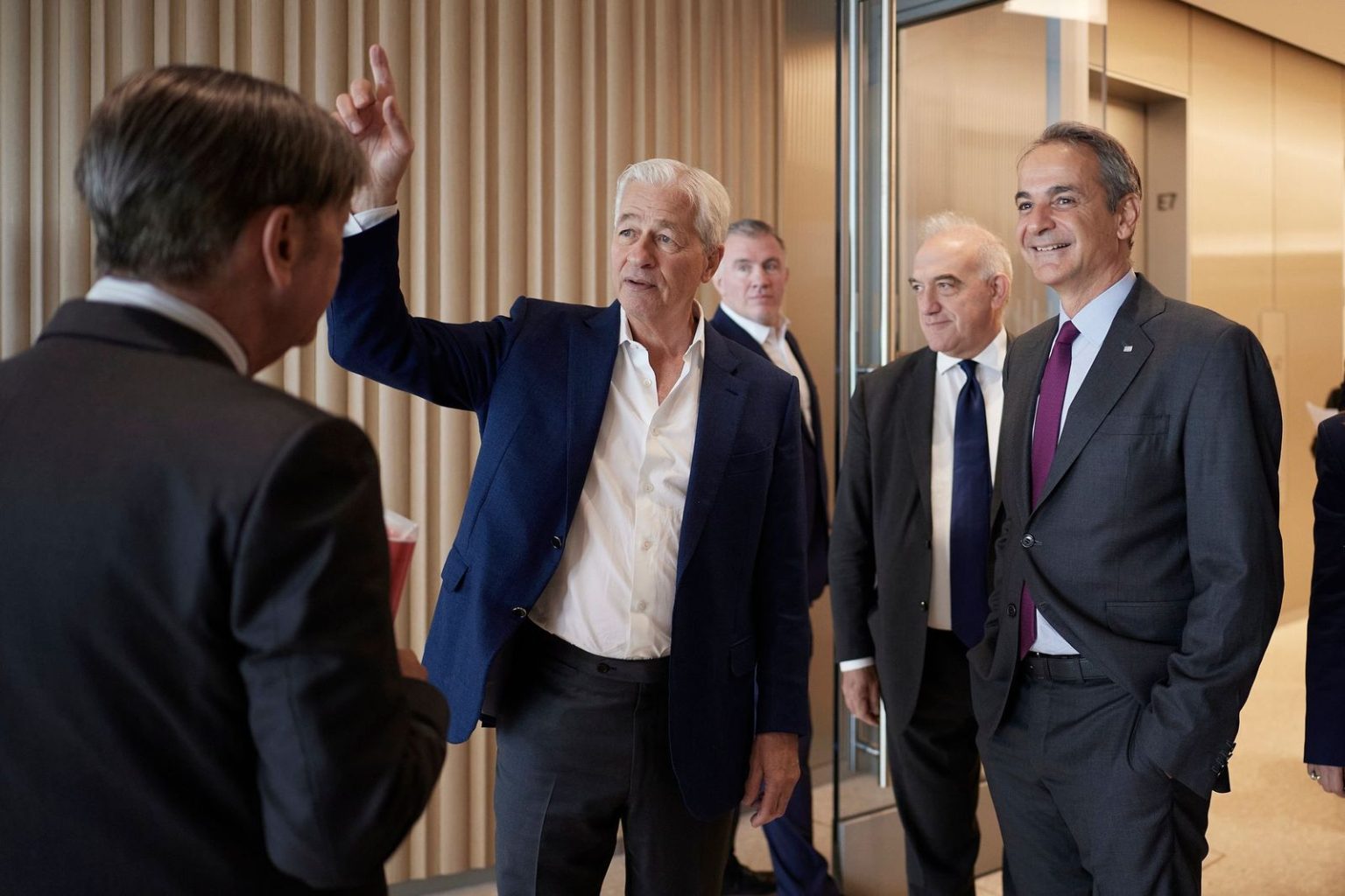Συνάντηση Μητσοτάκη με τον CEO της JP Morgan Ντάιμον στη Νέα Υόρκη
