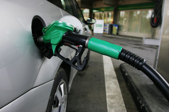 Ράλι στα καύσιμα: το Brent στα 108 δολάρια, η αμόλυβδη στα 2,15 ευρώ