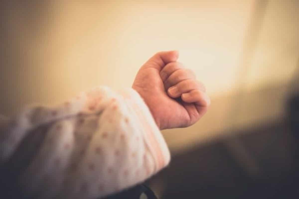 Χανιά: Θύμα κακοποίησης από 4 ετών η 18χρονη μητέρα του βρέφους
