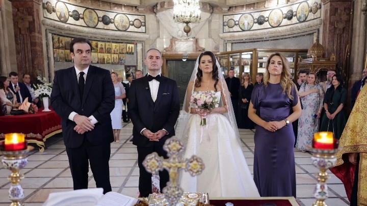 Κουμπάρος στον γάμο του Ρουμάνου υπουργού Οικονομικών ο Πιερρακάκης
