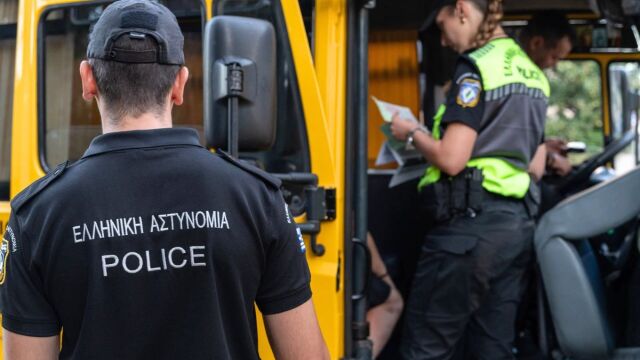 Χανιά: Σύλληψη οδηγού και συνοδού σχολικού — Δύο νήπια ξεχάστηκαν μέσα στο λεωφορείο