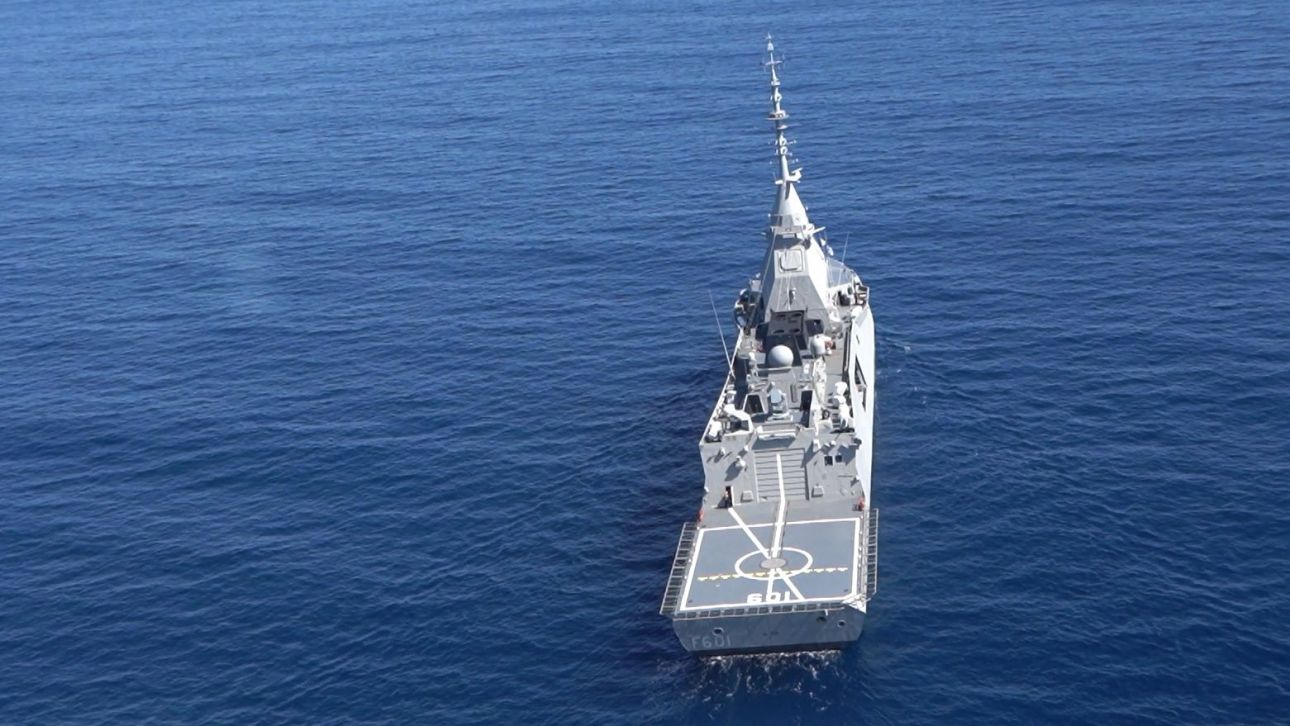 Ουρές Θεσσαλονικέων στη φρεγάτα «Κίμων» του λιμανιού