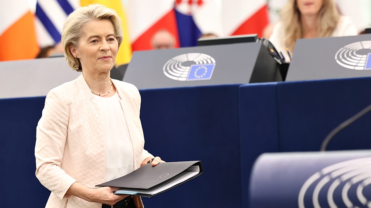 Φον ντερ Λάιεν: Η ΕΕ δεν θα χαλαρώσει τις κυρώσεις στα ρωσικά καύσιμα