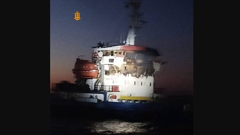 Πλήγματα ρωσικών δυνάμεων στο Ρόβνο και σε πλοίο στη Μαύρη Θάλασσα