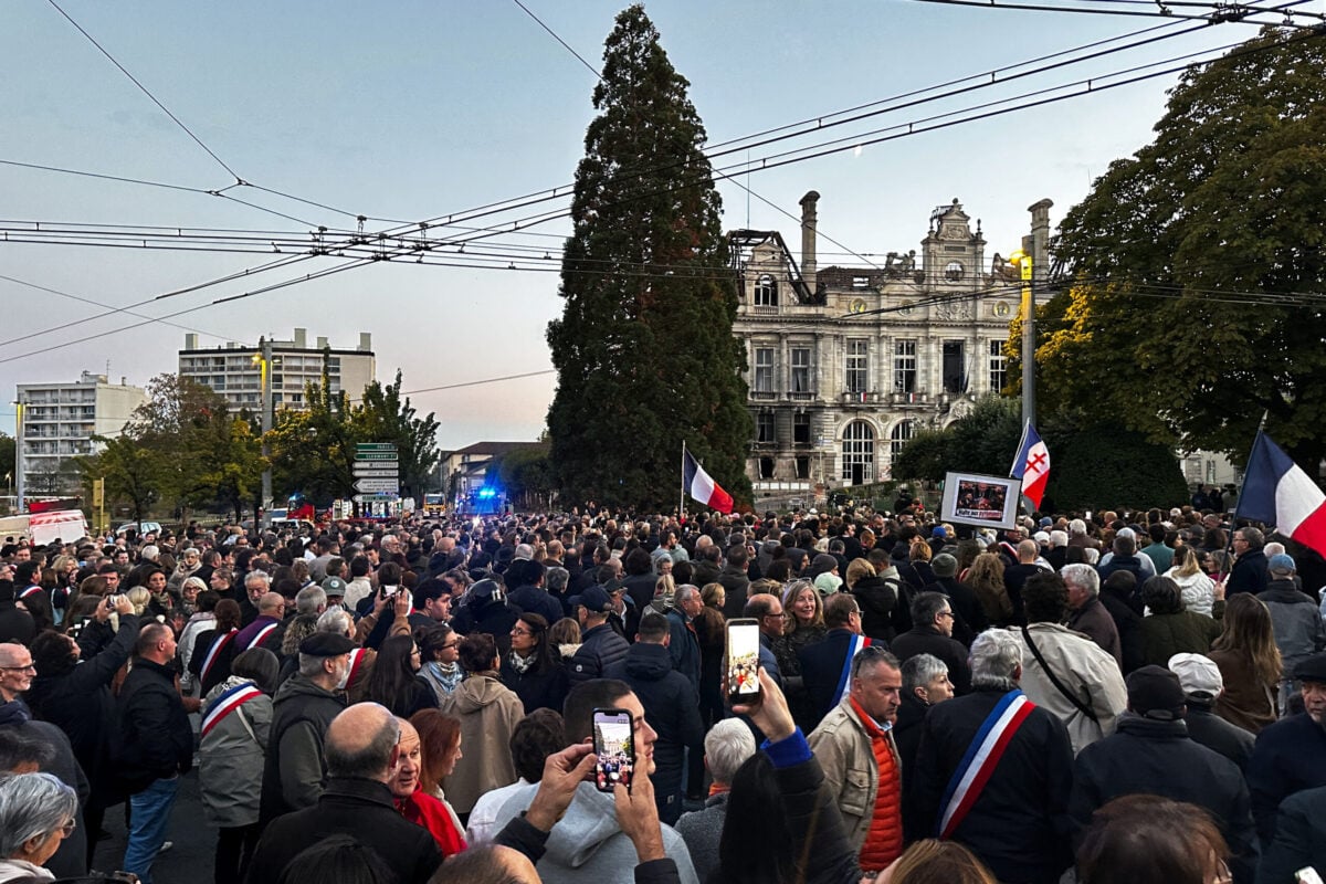Ο Μακρόν απαγορεύει τις διαδηλώσεις χωρίς συνδικάτα ενόψει κινητοποιήσεων