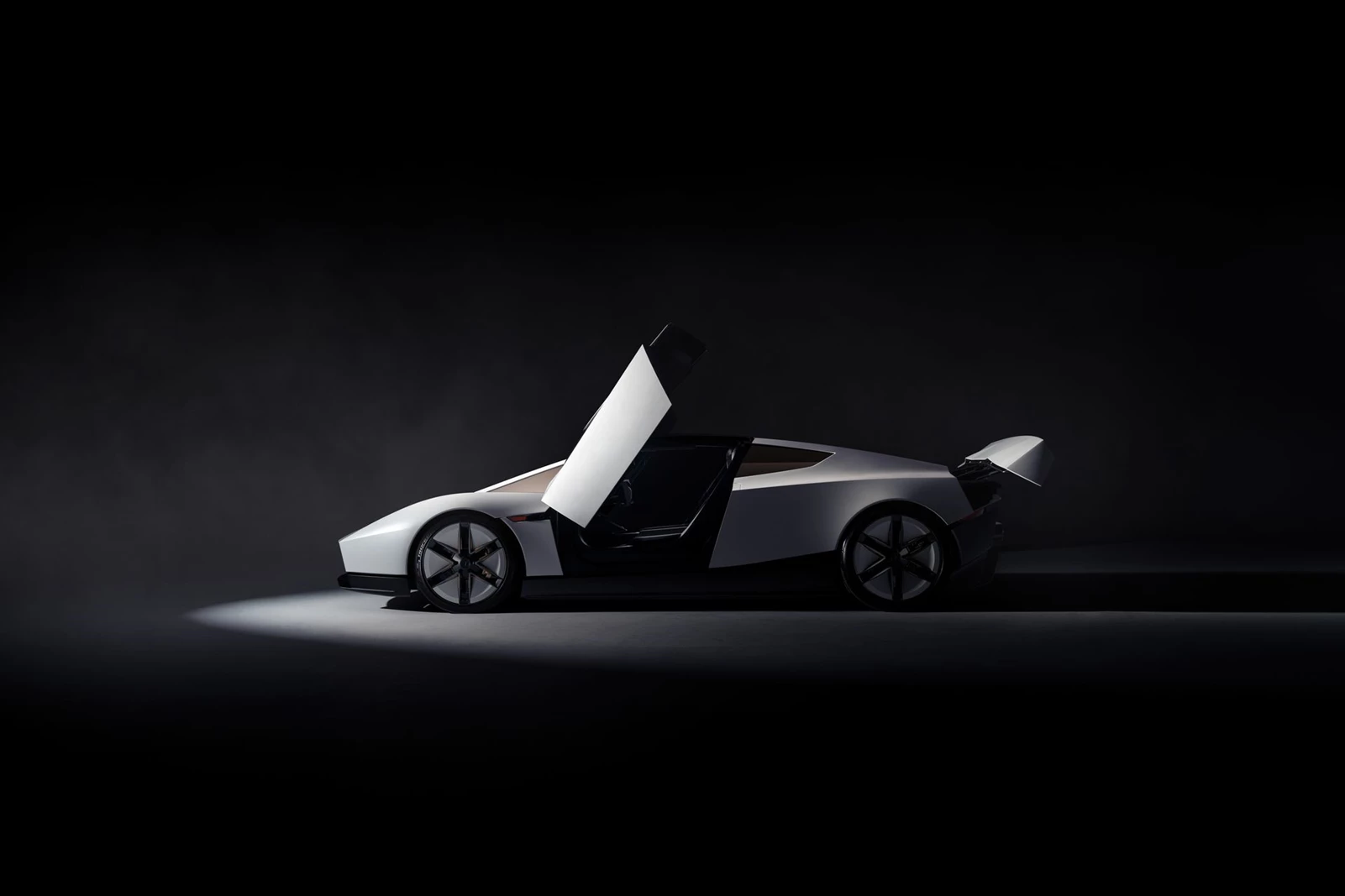 Νέο Tesla Roadster: Ακροβατικά στον αέρα, παραγωγή το 2028