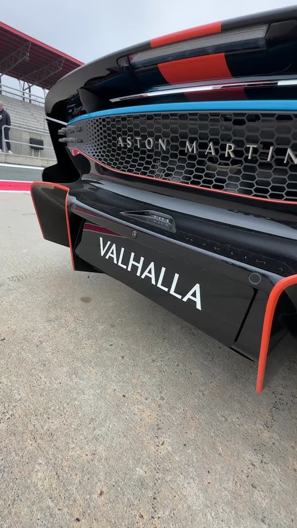 Η Aston Martin παρουσίασε τη νέα Valhalla Spider με τελική ταχύτητα 217 μιλίων την ώρα με ανοιχτή οροφή