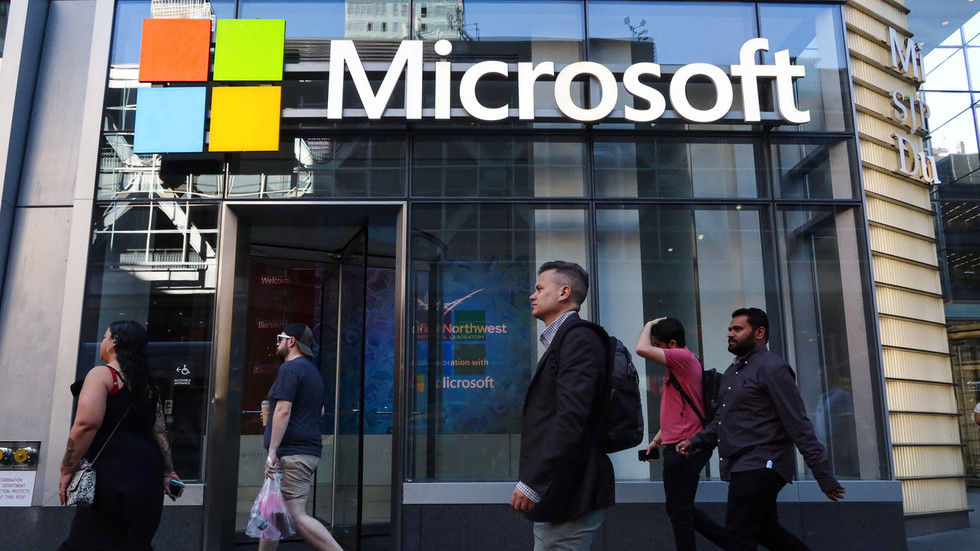 Η Microsoft κινείται για μείωση περίπου του ενός τετάρτου του προσωπικού της