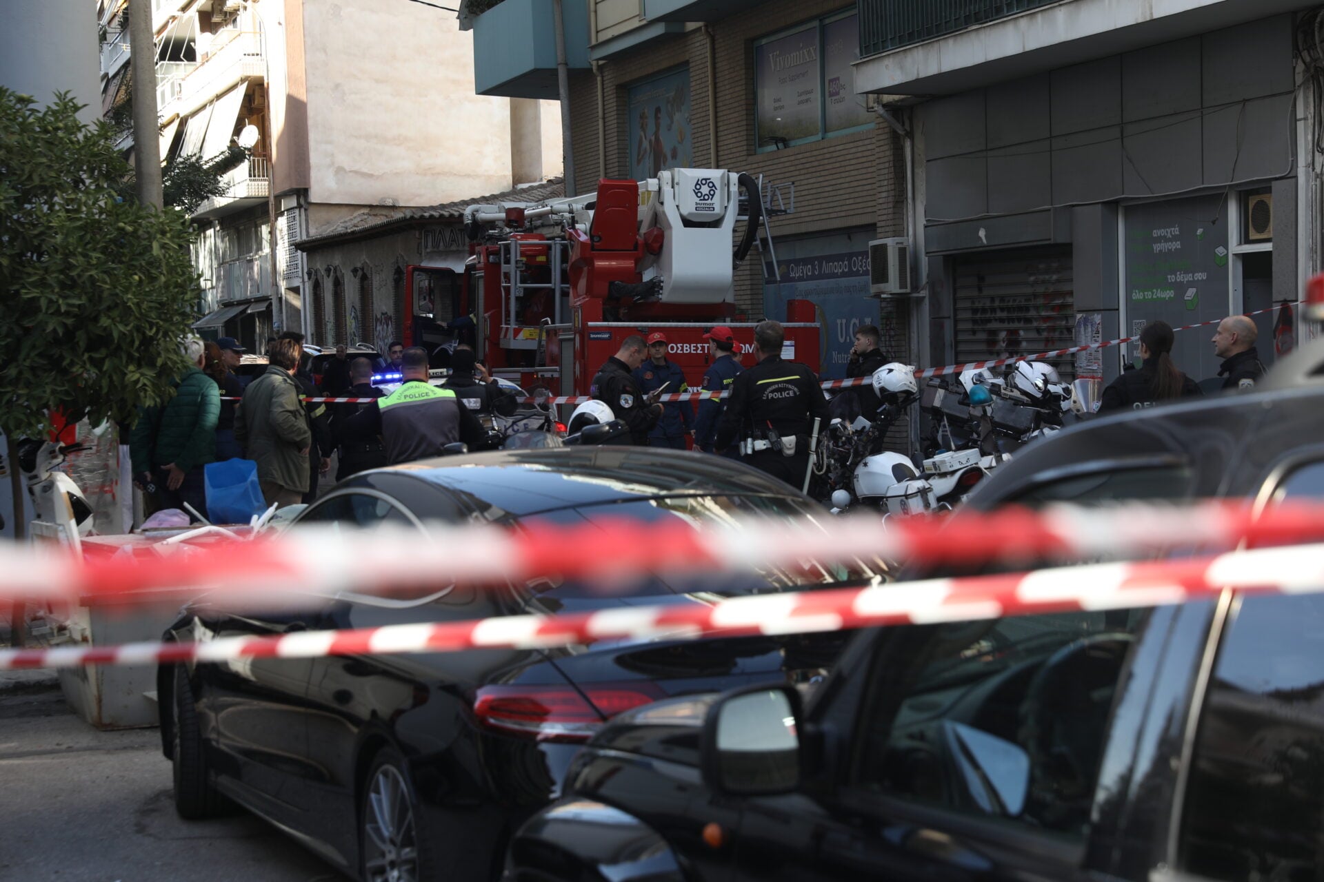 Έκρηξη σε κτίριο στον Κολωνό: Τέσσερις τραυματίες
