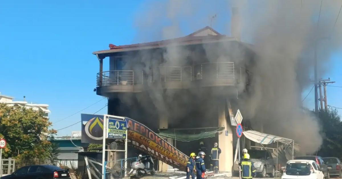Λάρισα: Τρεις τραυματίες από έκρηξη σε συνεργείο υγραεριοκίνησης