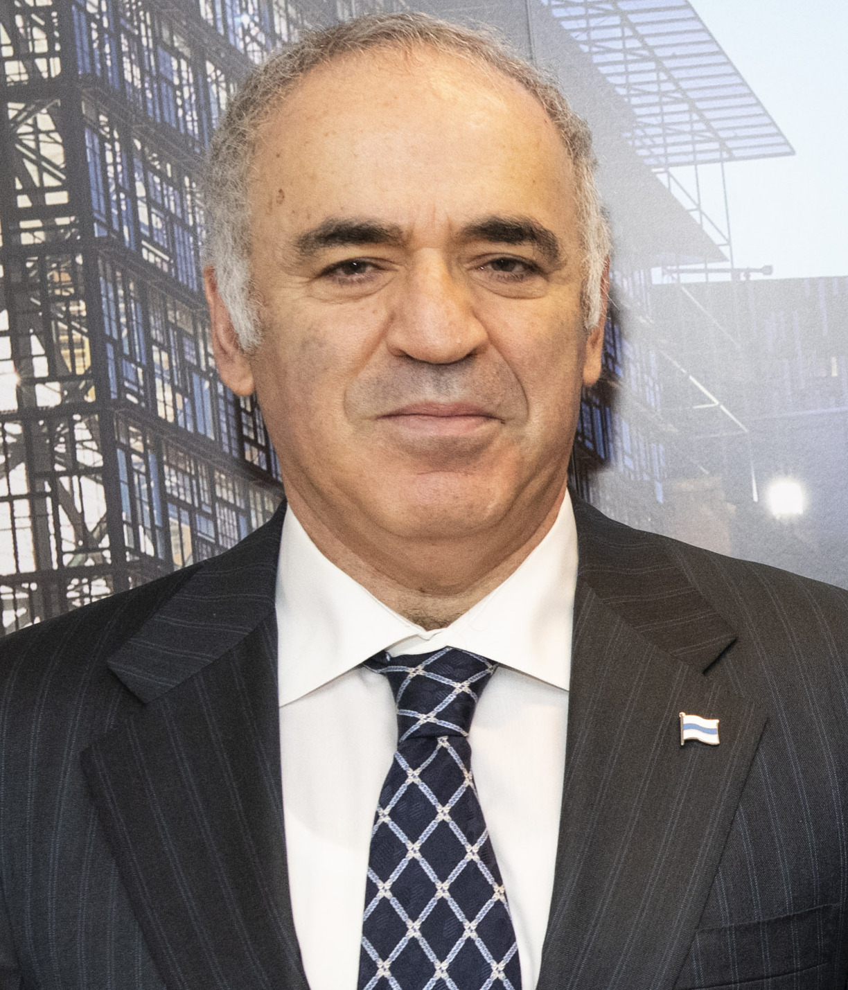 Κασπάροφ: Έχει συνηθίσει η Δύση τους ρωσικούς βομβαρδισμούς των ουκρανικών πόλεων;