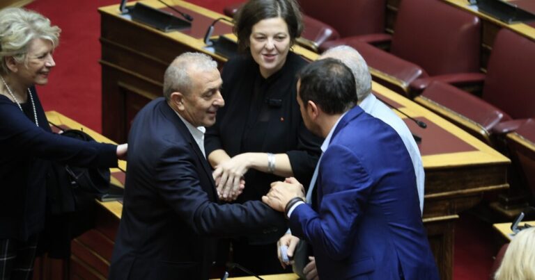 Ορκίστηκε βουλευτής ο Βαρδάκης — Στους 11 η ΚΟ του ΣΥΡΙΖΑ