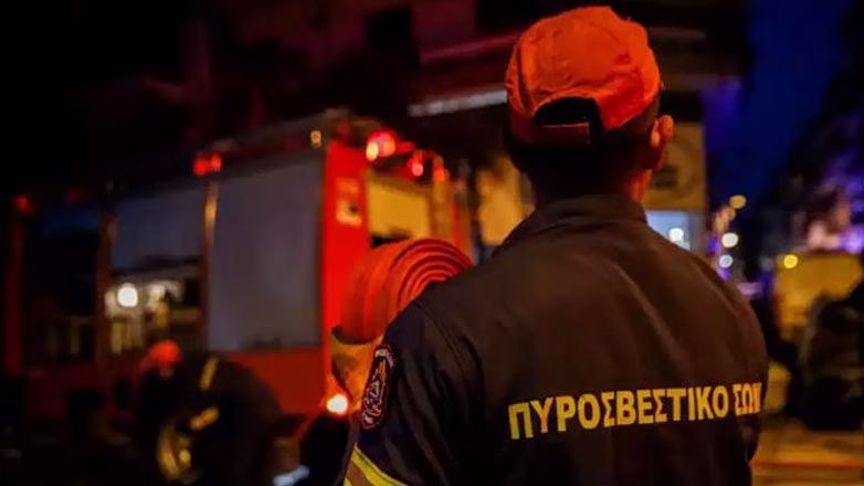 Φωτιά στη Νέα Πέραμο: 59χρονος χωρίς τις αισθήσεις, διερευνάται εμπρησμός