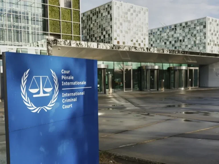 Το Διεθνές Ποινικό Δικαστήριο κερδίζει το Βραβείο Σαχάροβας μετά τις κυρώσεις Τραμπ
